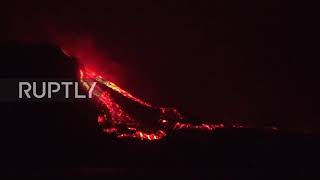 Spain: Lava from volcano continues to expand island delta