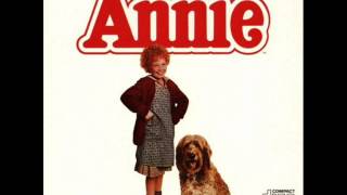 (Annie Soundtrack) Sign