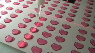 Doming application small decorative labels