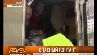 Пархоменко целуется с полицейским