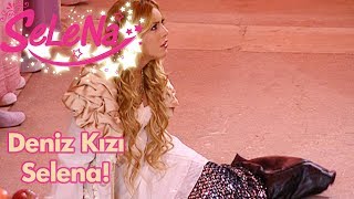Selena deniz kızı oluyor