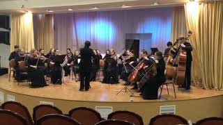 Peter Warlock Capriol. Suite for String Orchestra Pieds-en-lair