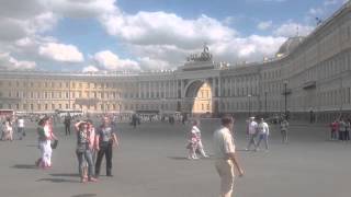 Самолеты в небе Питера. Площадь зимнего дворца.