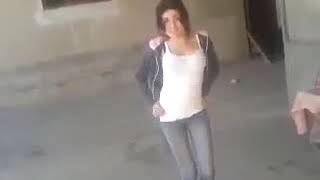 Qizlar yolgiz qilganda