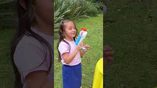 MIS HERMANITAS NO QUIEREN A DIOS !!