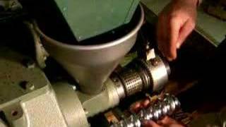Komit Seed Press Mechanics
