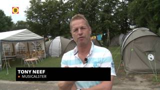 Tony Neef geeft les op het Musical Camp in Loon op Zand