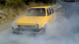 golf mk1 žućo u dimu....