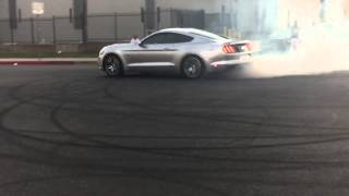 2015 5.0 mustang Doing donuts