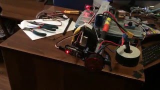 Резонансный стенд балансировки пропеллеров и моторов мультикоптеров и авиамоделей.