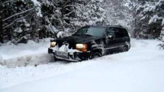 Jeep Grand Cherokee ZJ in snow