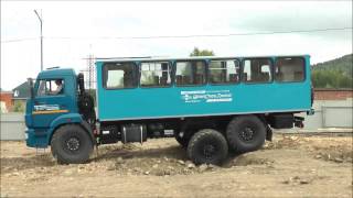 Традиционные испытания вахтовых автобусов УралСпецТранс на прочность и проходимость.