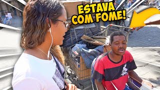 AJUDANDO MORADORES DE RUA! - EMOCIONANTE! - KIDS FUN
