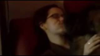 Bewan has not seen Chloé since..... yesterday night.... A complete shower seems essential^^l