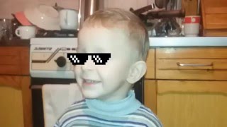 ребенок смеется как дельфин baby laughs like a dolphin