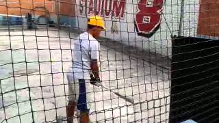 jovencito bateando 90 milla