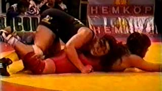 Sara Ericsson vs muscle beaty wrestling match