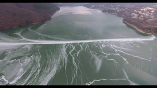 Абрау-Дюрсо зимой. Озеро. Морской берег. Аэросъемка. Природа Краснодарского края.