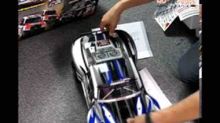 TRAXXAS (#5805) SLASH RTR Unpack -- rcMart