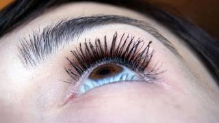 Mascara Maybelline con FIBRE (Black Drama)