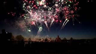 Салют в 1800 залпов завершил  День Победы в Твери | Видео