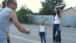 САМАЯ ВЫСОКАЯ ДЕВУШКА С САМОЙ МАЛЕНЬКОЙ ПОДРУГОЙ. РЕАКЦИЯ ДРУЗЕЙ [Красавица и Чудовище] (Выпуск 200)