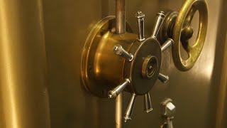 Стоит ли сегодня хранить деньги в швейцарских банках?