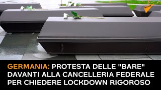 Germania: protesta delle "bare" davanti alla Cancelleria federale per chiedere lockdown rigoroso