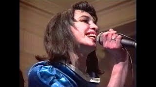 Колибри - фестиваль "Бабы-дуры" (фрагмент, 1993)