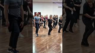 BACIAMI E BALLAMI || AMICI 22 || BALLI DI GRUPPO 2023 || Andrea Stella || Aaron || SHORTS ||