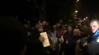 Митингующие под Радой начали петь под гармонь | Страна.ua