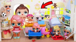 LOL SURPRISE DOLLS at Toy Store on School Field Trip!