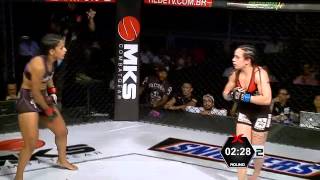 XFC na RedeTV!: Vanessa Guimarães 'dá o sangue' contra Vanessa Melo no 2º round