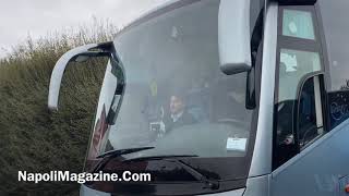 VIDEO NM - Napoli, la partenza per Genova in vista della Sampdoria