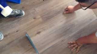 Alan Mena. Sustituir Lama de parquet sin afectar el resto de pavimento