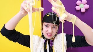 Pakize teyze slime videosu çekmeye çalışıyor