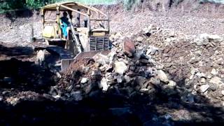 Komatsu D65A - Terraplanagem Centroeste! na pedreira!