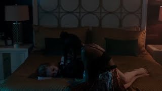 Riverdale - Nick Droga a Cheryl, Jughead es golpeado hasta convertirse en Serpiente (2x05 Sub. Esp)