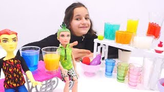 Видео для детей. Куклы Монстер Хай в новом Кафе
