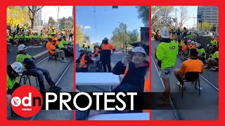 Melbourne Tradies PICNIC in Streets to Protest Vaccine