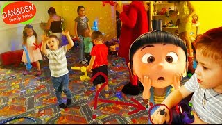 ДВОЙНЯШКИ И Детская Дискотека Видео Про Батуты Или Веселая Песенка