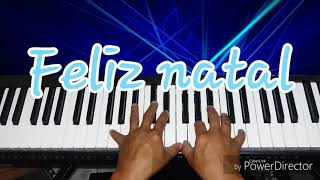 Noite feliz. Nascimento de jesus no teclado
