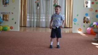 Тимофей читает стих - Выпускной 1 ясельной группы ДНЗ 166 в Киеве 2017