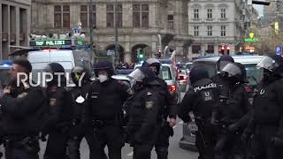 Austria: Heated scenes in Vienna as protesters decry Xmas COVID measures