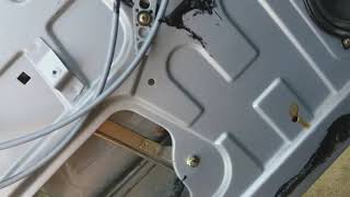 Geely ck2new(отака)2013г.в джили цк2(отака),как снять карту передней двери и достать стекло.