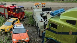 Realistic RC experience_8X8 tow truck carrying timber Rescue Stories