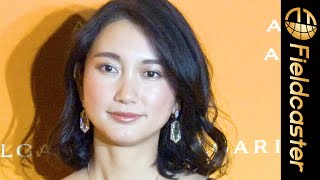 映像ジャーナリスト・伊藤詩織、ミディアムヘアーにラフな肩出しドレス姿が可憐。「BVLGARI AVRORA AWARDS 2021」ゴールデンカーペットセレモニー #Shorts