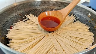 【小穎美食】我家麵條經常這樣做，不用水煮，不用炒，出鍋就光盤，太香了！
