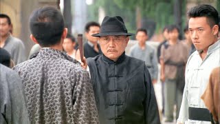 黑老大勸小弟金盆洗手，哪知他竟和日軍聯手，只好炸掉他的倉庫！