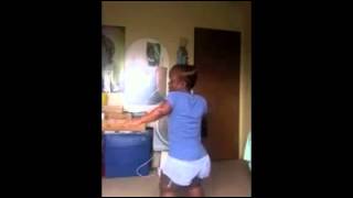 Dwarf Twerk